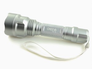 上山下海一支通吃~全新CREE XML-T6 白光高亮度